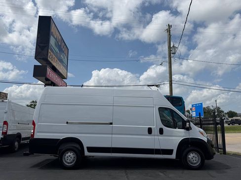 Used 2023 RAM ProMaster 3500 w/ Lane Management Group FWD image 3