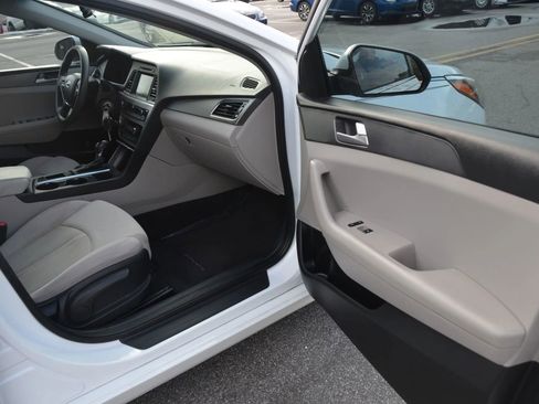 Used 2016 Hyundai Sonata SE w/ Cargo Package image 38