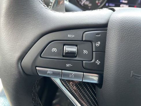 Used 2025 Cadillac XT6 Sport w/ Technology Package AWD/4WD image 16