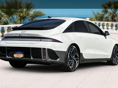 Used 2023 Hyundai Ioniq 6 SEL image 4