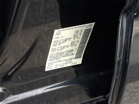 Used 2021 Nissan Titan SV w/ SV Convenience Package image 29