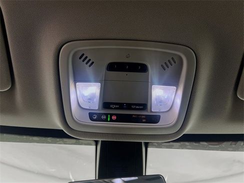 Used 2018 Chevrolet Traverse Premier w/ Driver Confidence II Package image 19