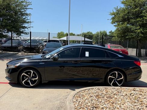 Used 2022 Honda Accord Sport image 2