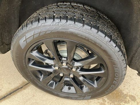 Certified 2022 Jeep Grand Cherokee Laredo X image 25