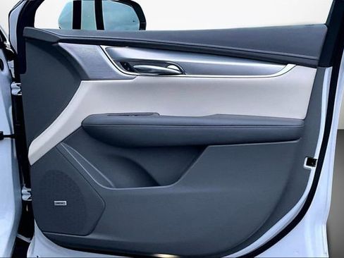 Used 2021 Cadillac XT5 Premium Luxury image 18