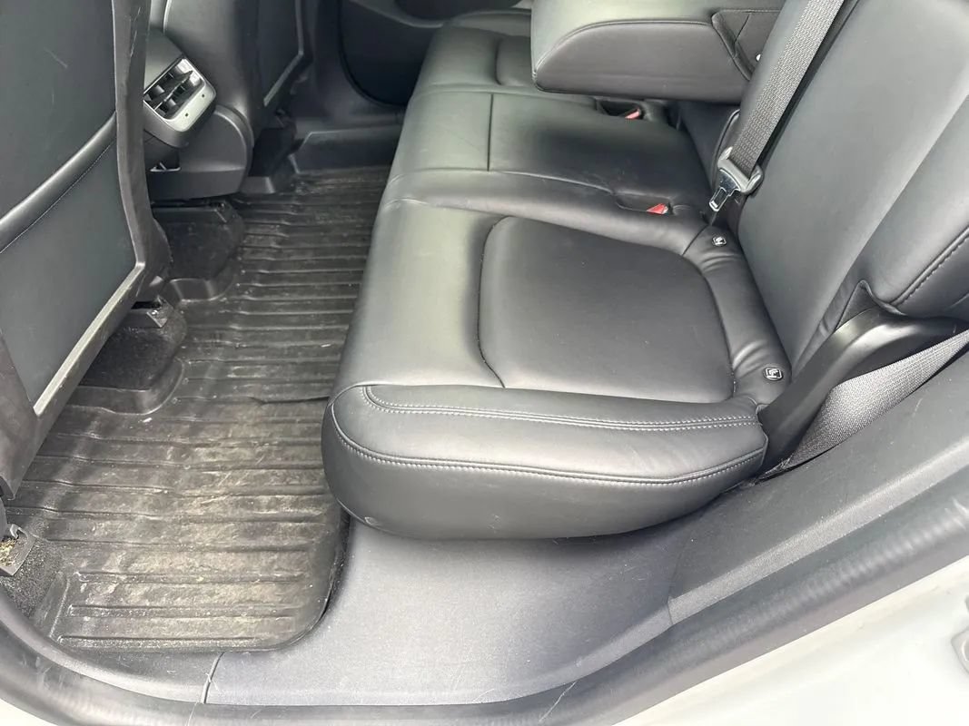 Used 2020 Tesla Model Y Long Range AWD/4WD image 46