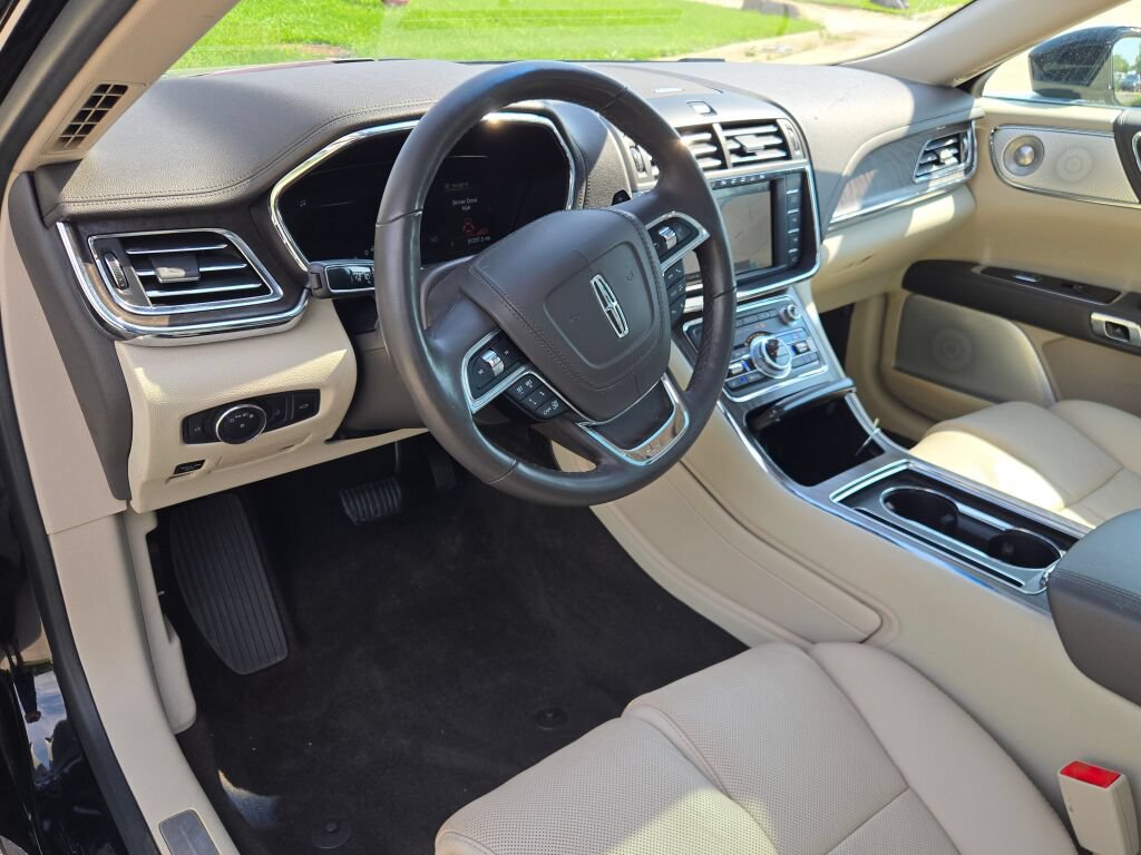 Used 2019 Lincoln Continental Reserve AWD/4WD image 25