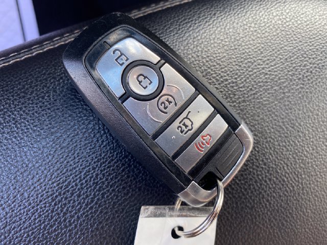 Used 2023 Ford Explorer Limited AWD/4WD image 27