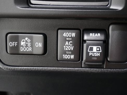 Used 2017 Toyota Tacoma TRD Sport w/ Tow Package AWD/4WD image 23