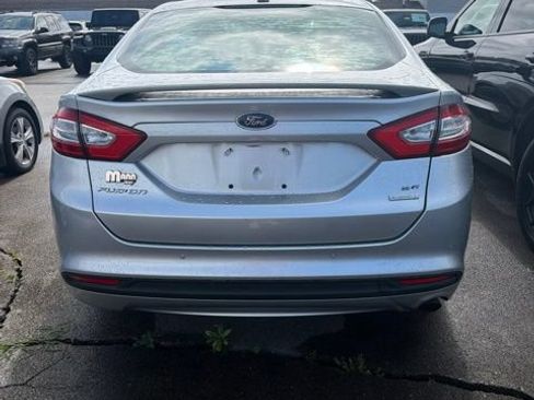 Used 2014 Ford Fusion SE w/ Equipment Group 202A FWD image 5