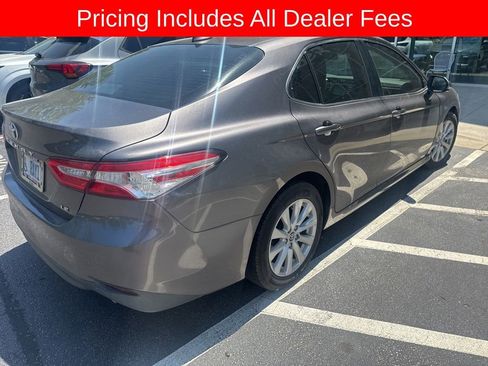 Used 2020 Toyota Camry LE FWD image 6