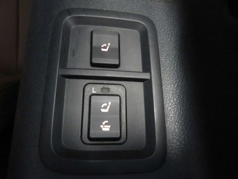 Used 2017 Toyota Sequoia Platinum RWD image 23