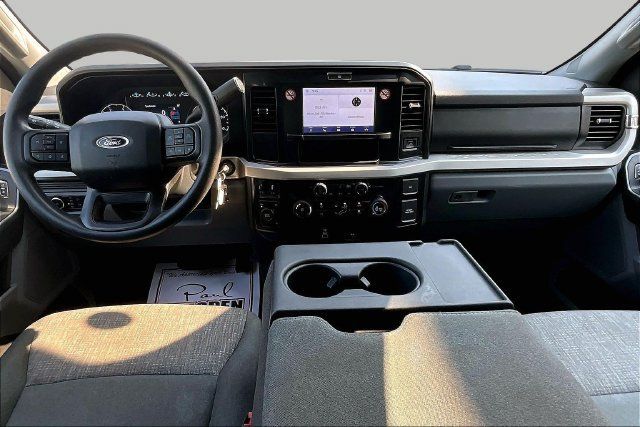 Used 2025 Ford F250 XLT AWD/4WD image 18