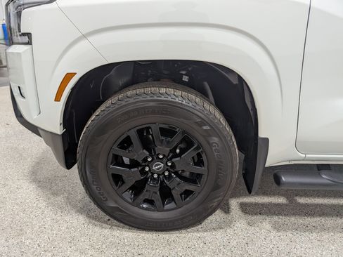 Used 2023 Nissan Frontier SV w/ Midnight Edition Package AWD/4WD image 12