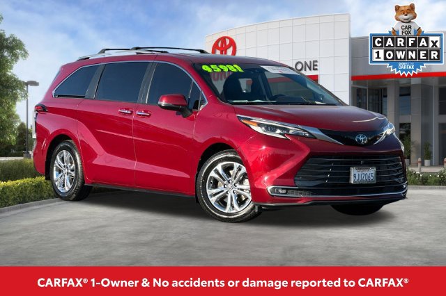 Certified 2023 Toyota Sienna Platinum AWD/4WD image 2