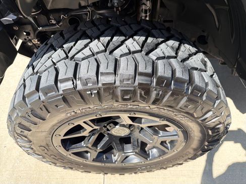 Used 2021 Jeep Gladiator Mojave AWD/4WD image 10
