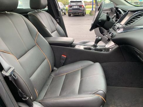 Used 2018 Chevrolet Impala Premier w/ Premier Convenience Package FWD image 17