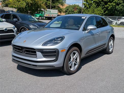 Used 2024 Porsche Macan AWD/4WD image 7