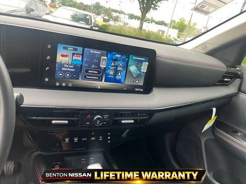 Used 2026 Nissan Kicks SR FWD image 15