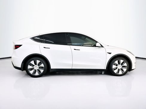 Used 2021 Tesla Model Y Long Range AWD/4WD image 10