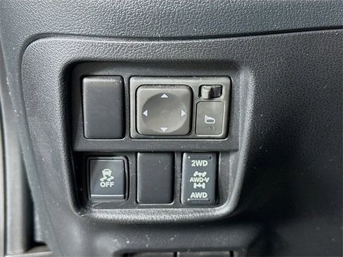 Used 2012 Nissan Juke SL image 10