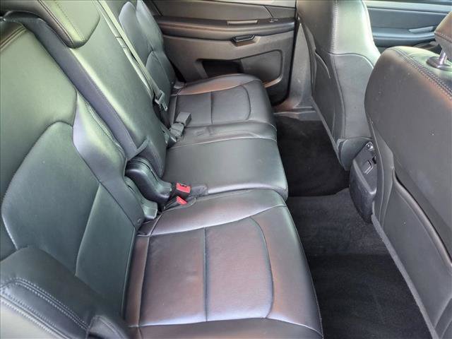Used 2018 Ford Explorer XLT w/ Equipment Group 202A FWD image 19