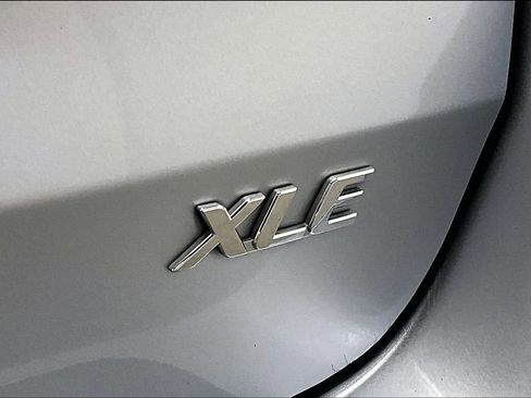 Used 2019 Toyota Sienna XLE w/ XLE Navigation Package image 24