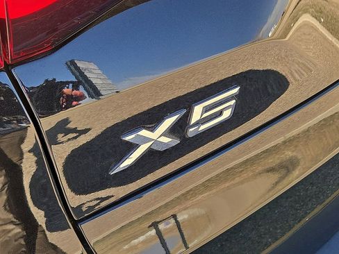 Used 2023 BMW X5 xDrive45e image 12