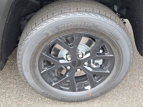 New 2025 Jeep Grand Cherokee L Altitude image 6