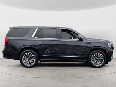 Used 2023 GMC Yukon Denali Ultimate AWD/4WD image 2