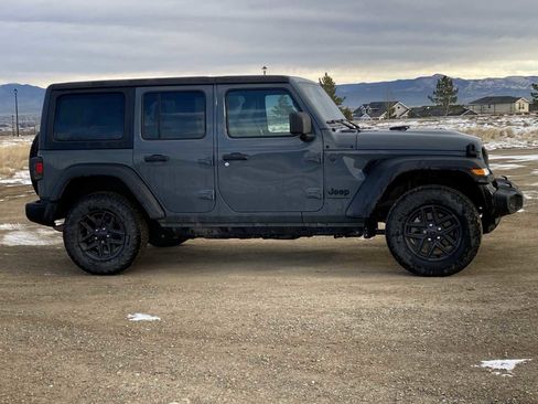 Used 2024 Jeep Wrangler Sport S image 17