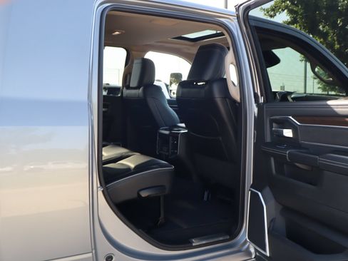 Used 2022 RAM 3500 Laramie AWD/4WD image 31