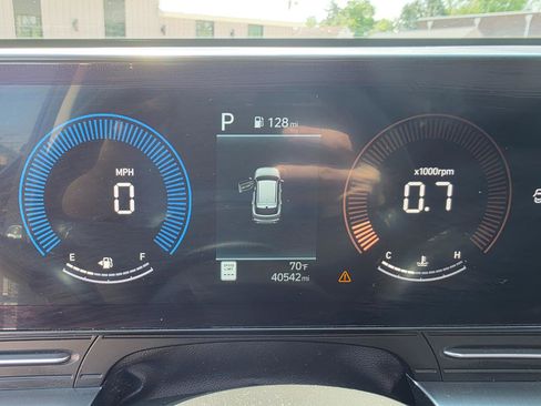 Used 2025 Hyundai Kona SEL FWD image 5