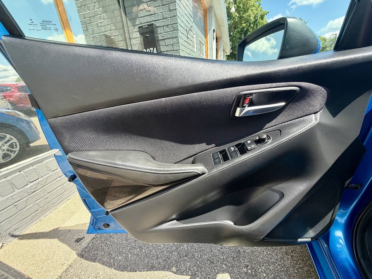 Used 2017 Toyota Yaris iA FWD image 24