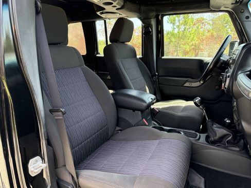 Used 2012 Jeep Wrangler Unlimited Sport w/ Connectivity Group AWD/4WD image 25