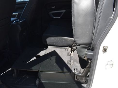 Used 2017 Nissan Titan PRO-4X AWD/4WD image 24