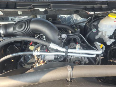 Used 2020 RAM 1500 Tradesman w/ Chrome Appearance Group AWD/4WD image 7