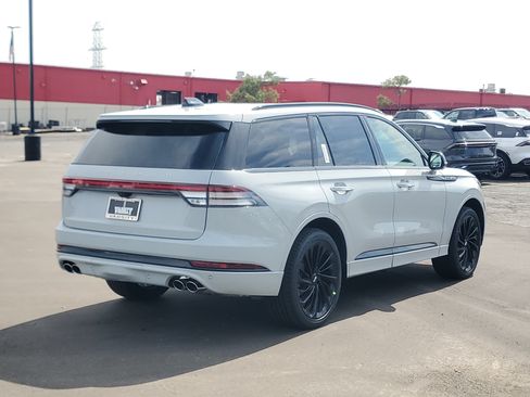 New 2027 Lincoln Aviator Reserve AWD/4WD image 4