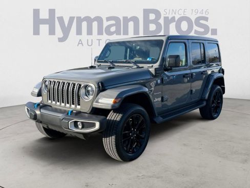 Used 2023 Jeep Wrangler Unlimited Sahara w/ Cold Weather Group image 7