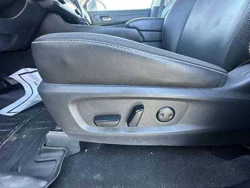 Used 2023 Nissan Pathfinder SL w/ Lighting Package (N92) image 18