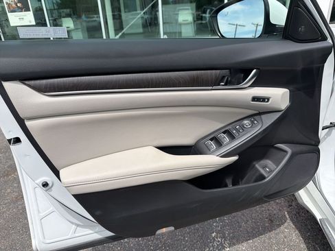 Used 2022 Honda Accord Touring image 15