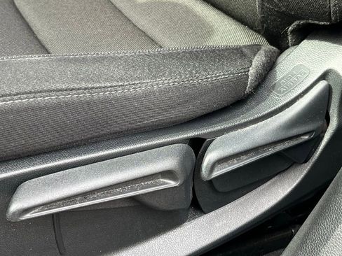 Used 2023 Honda CR-V LX image 17