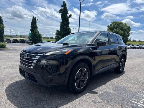 Used 2025 Nissan Rogue SV FWD image 15