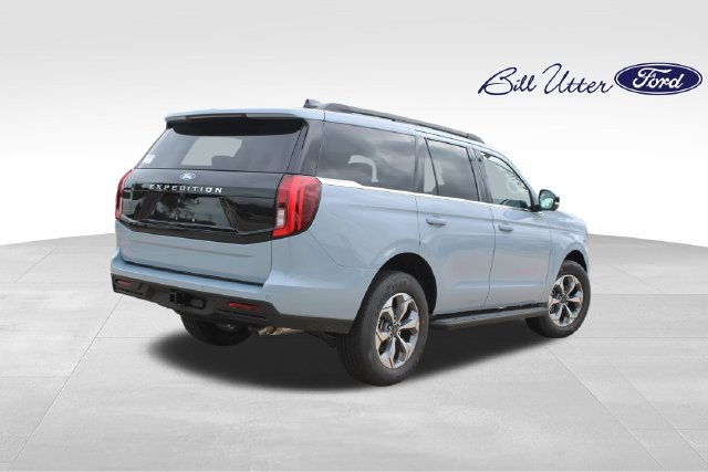 New 2027 Ford Expedition Active RWD image 3