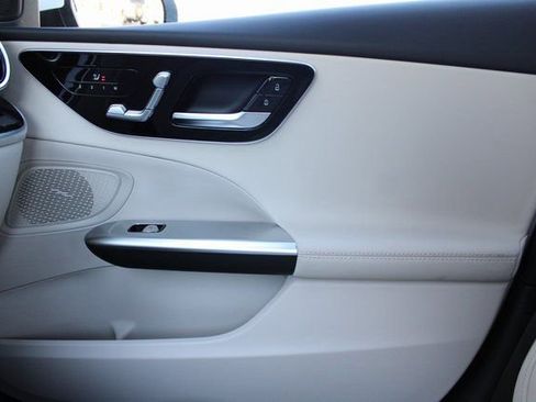 New 2025 Mercedes-Benz C 300 4MATIC Sedan image 32