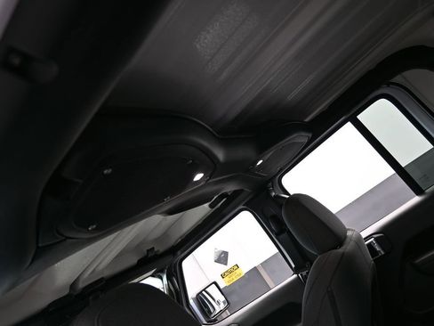 Used 2024 Jeep Gladiator Sport image 37