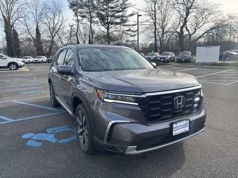 New 2025 Honda Pilot Touring image 10