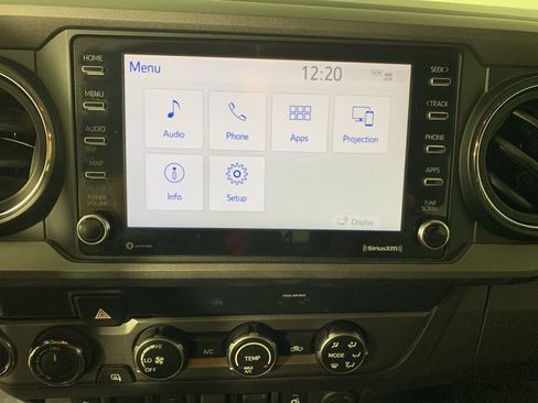 Used 2020 Toyota Tacoma TRD Off-Road w/ Technology Package AWD/4WD image 23