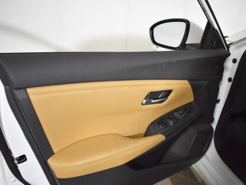 Used 2023 Nissan Sentra SV w/ SV Premium Package FWD image 7