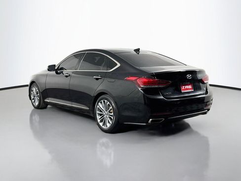 Used 2016 Hyundai Genesis 3.8 RWD image 3
